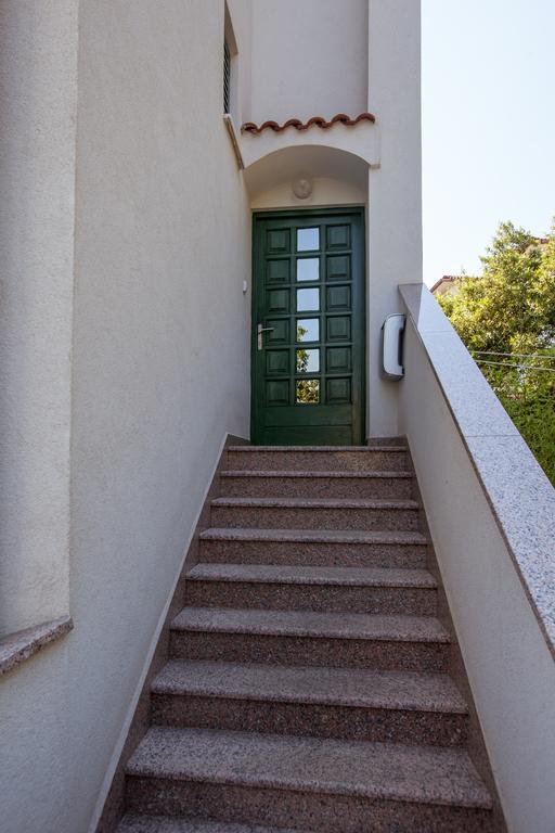 Apartments Delfin Крк Экстерьер фото